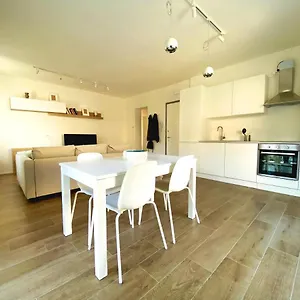 Sol Lakeview , Sale Marasino Italien